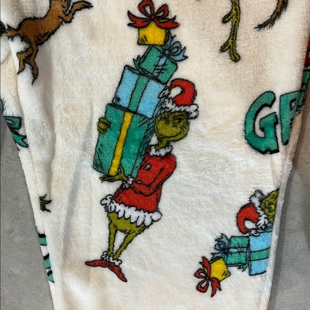 The Grinch fleece Pajama Pants Bottoms - NEW. large. Lounge in comfort & warmth - Picture 5 of 9